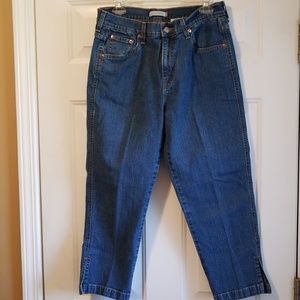 Levi Classic Capri red tab